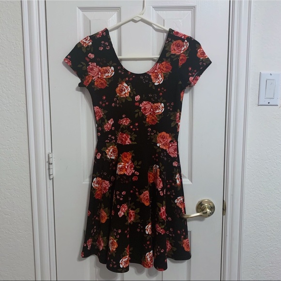 Planet Gold Dresses & Skirts - Floral short-sleeve A-Line Dress